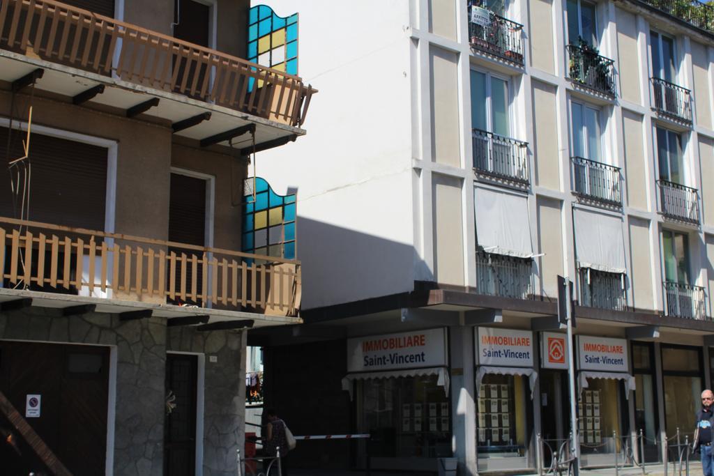 In Centro A Saint Vincent Saint-Vincent Exterior foto
